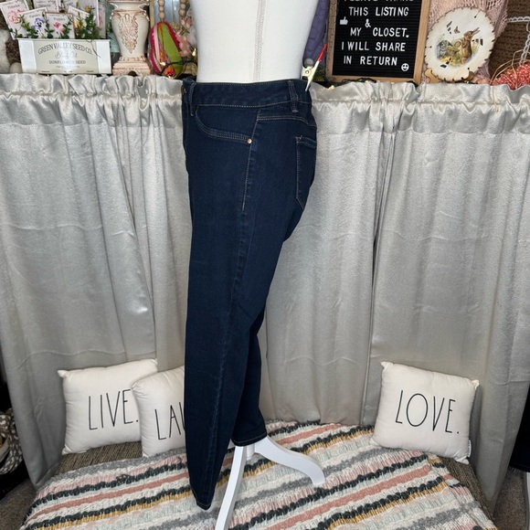 Women's Skinny Jeans in Dark Blue Size 14W by B. Brazen - Picture 3 of 9